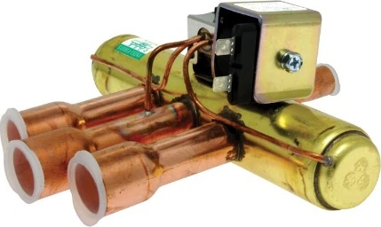 RUUD® 61-102498-06 Reversing Valve With Coil - 6 Ton, 7/8 In X 1/2 In, 24V